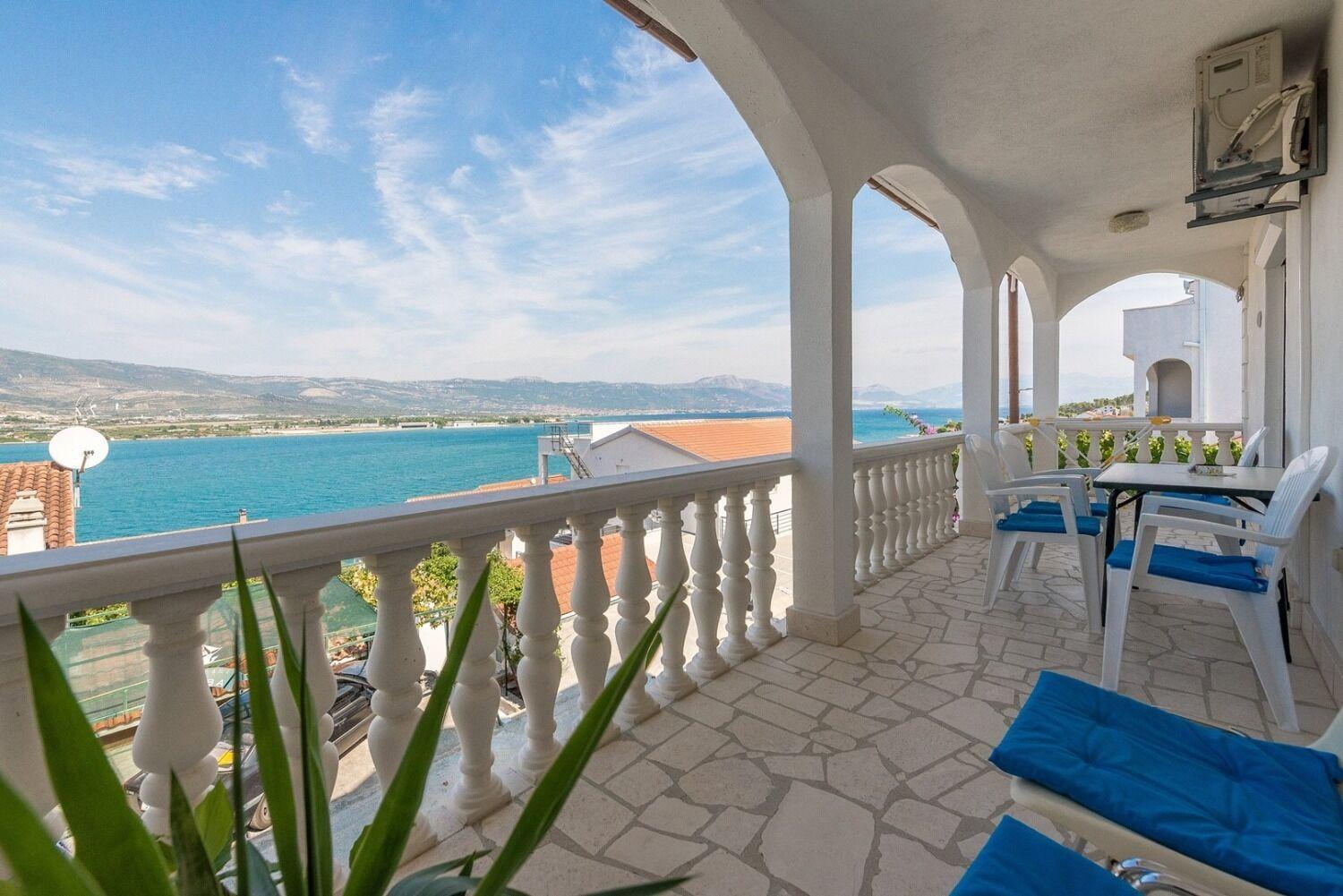 Apartment Bubi Trogir Exterior foto
