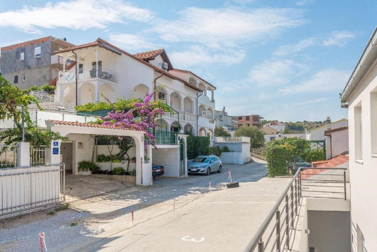Apartment Bubi Trogir Exterior foto